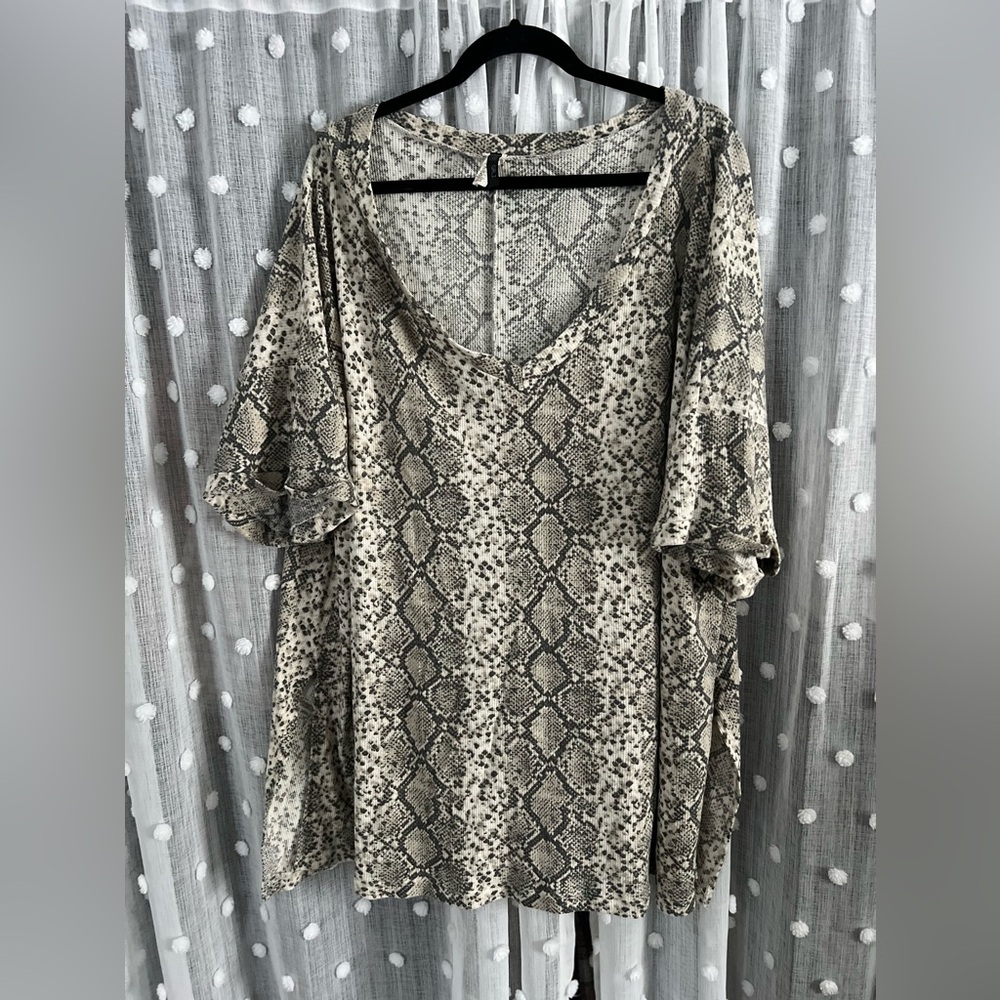 Boutique Snake Print shirt
